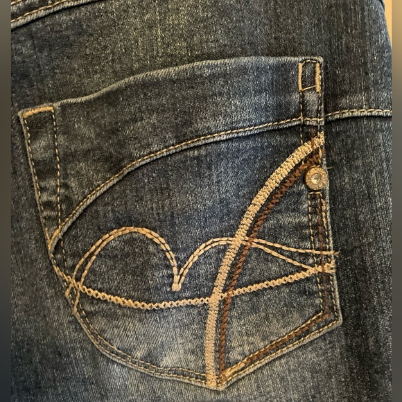 Rebel By Right Jeans - Picture 5 of 5